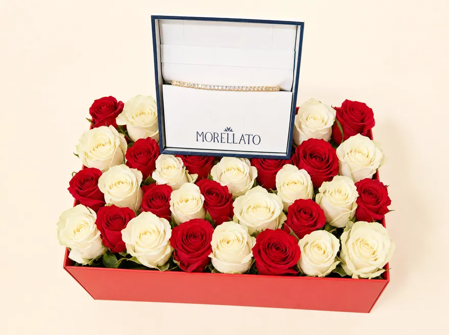 Rosenbox mit Schmuck aus dem Atelier